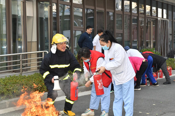 岳阳医院举办消防培训和反恐演练